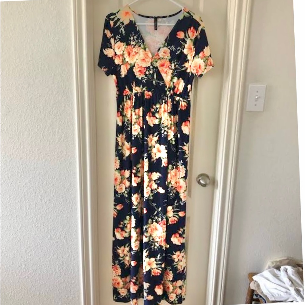 🔥2/$25🔥 Beautiful 3xl floral dress